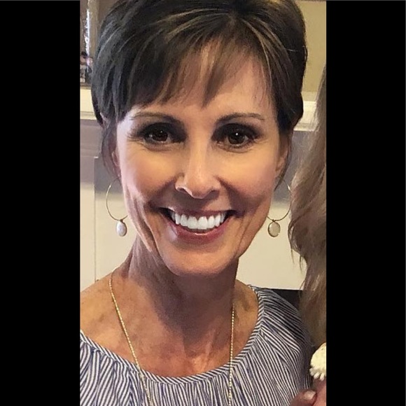 Meet your Posher - Picture 2 of 2